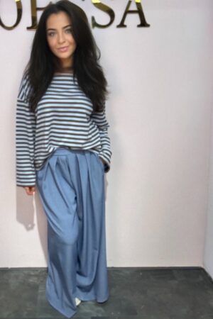 lichtblauwe barrel broek voor dames met trendy barrel fit en comfortabele taille