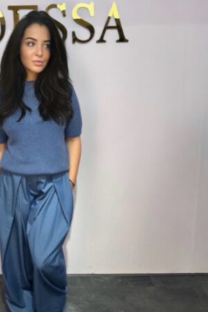 donkerblauwe barrel broek dames vooraanzicht