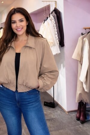 zandkleur kort bomber jacket met ballonmouwen van katoen dames