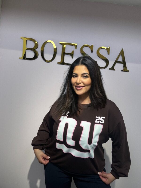 Sweater EST.25 NY in choco en groen – casual trui – Boessa Mode