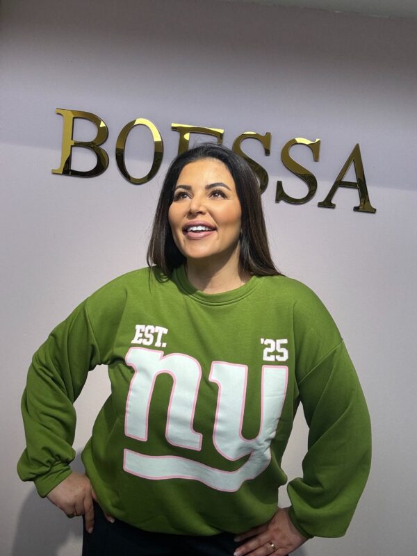 Sweater EST.25 NY in choco en groen – casual trui – Boessa Mode