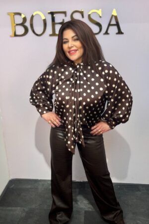 satijnen strikblouse dames, blouse met stippen, bruine blouse met strik, dames blouse