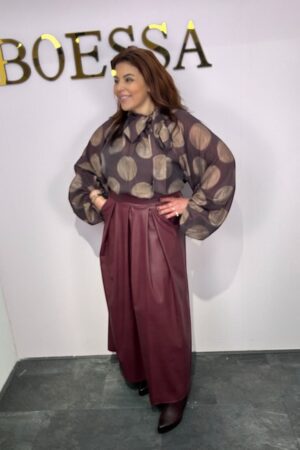 Lange imitatieleren rok in toop met steekzakken en elastische taille – one size t/m maat 44 – Boesamode