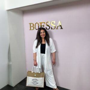 Tweedelige dames set gestreept viscose kaftan met 3/4 mouw en broek met elastische taille Wit