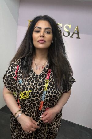 Zomerse doorknoopjurk leopardprint met borduursels – One size