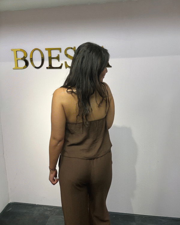 Bruine zomerset met haltertop & linnenlook broek – luchtig en vrouwelijk - Afbeelding 3