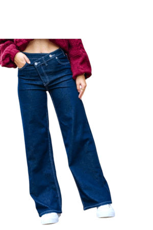 Donkerblauwe high waist jeans met witte lak-schuinderknoopsluiting, vrouwelijke pasvorm en veel stretch.