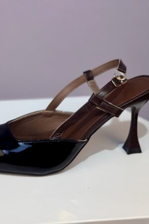 Zwarte lak slingback pumps met hak van 9,5 cm en verstelbare enkelband van BOESSA, model voor dames.