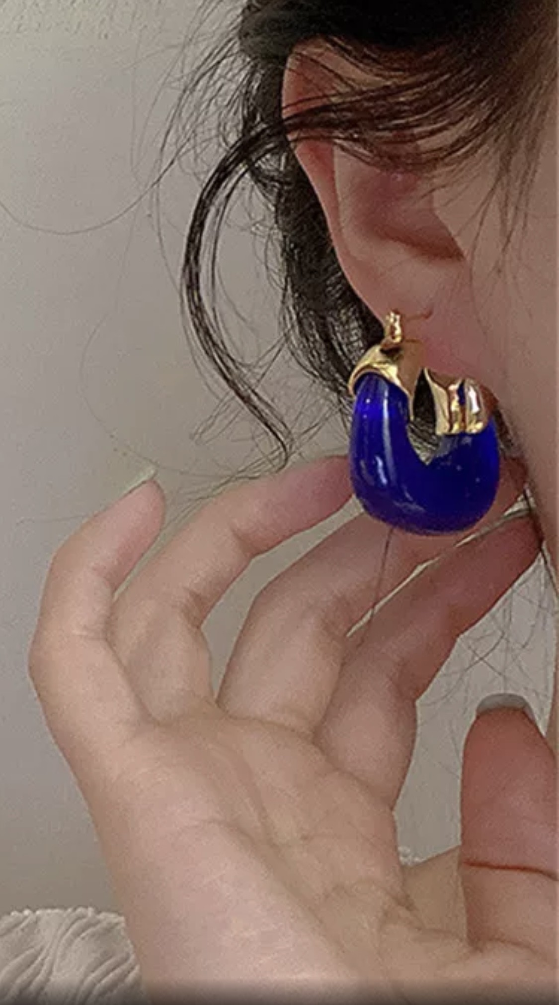 Cobalt blauw U - vormige oorbellen